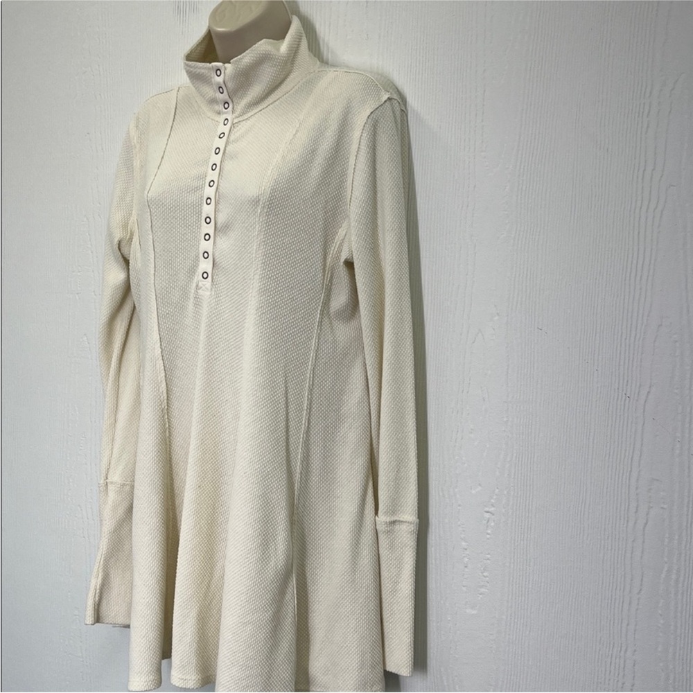 NWT We The Free Made Of Dreams Ivory Thermal Half Button Blouse Size Large - Picture 8 of 13